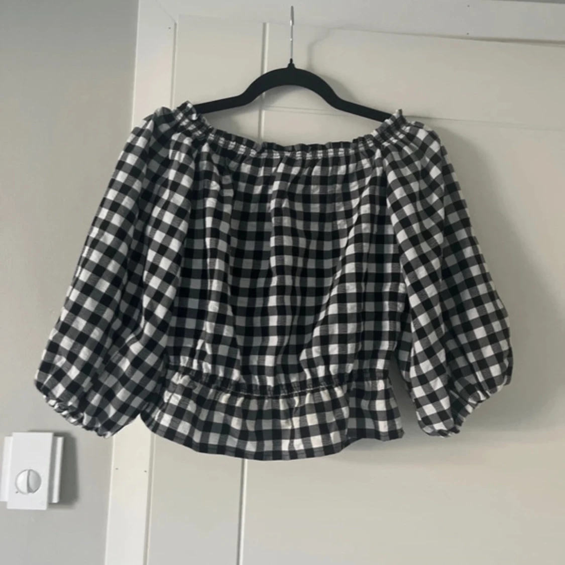 Svartvit rutig offshoulder topp - 91