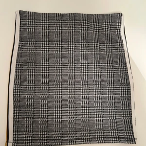 Rutig kjol - Storlek XS