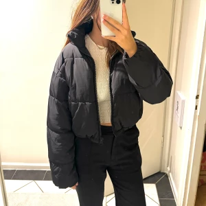 Kort Dunjacka - Kort Dunjacka ifrån H&M, har ej storlekslappen kvar med är en S/M 