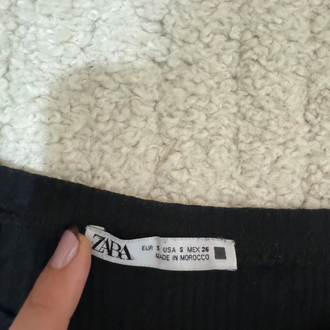 Svart ribbad topp från Zara - 90