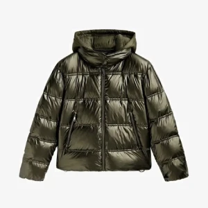 Massimo dutti jacka  - Säljer denna jättefina Massimo dutti jacka!! Då jag redan har en. Kontakta mig för minsta lilla fråga 🩷🩷