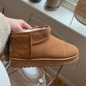 Bruna boots med foder - Snöboots  Använda 2 gånger endast