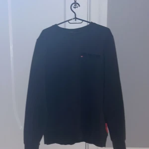 Sail Racing  - Bra skick Storlek L Säljer pågrund av att den inte kommer till användning.