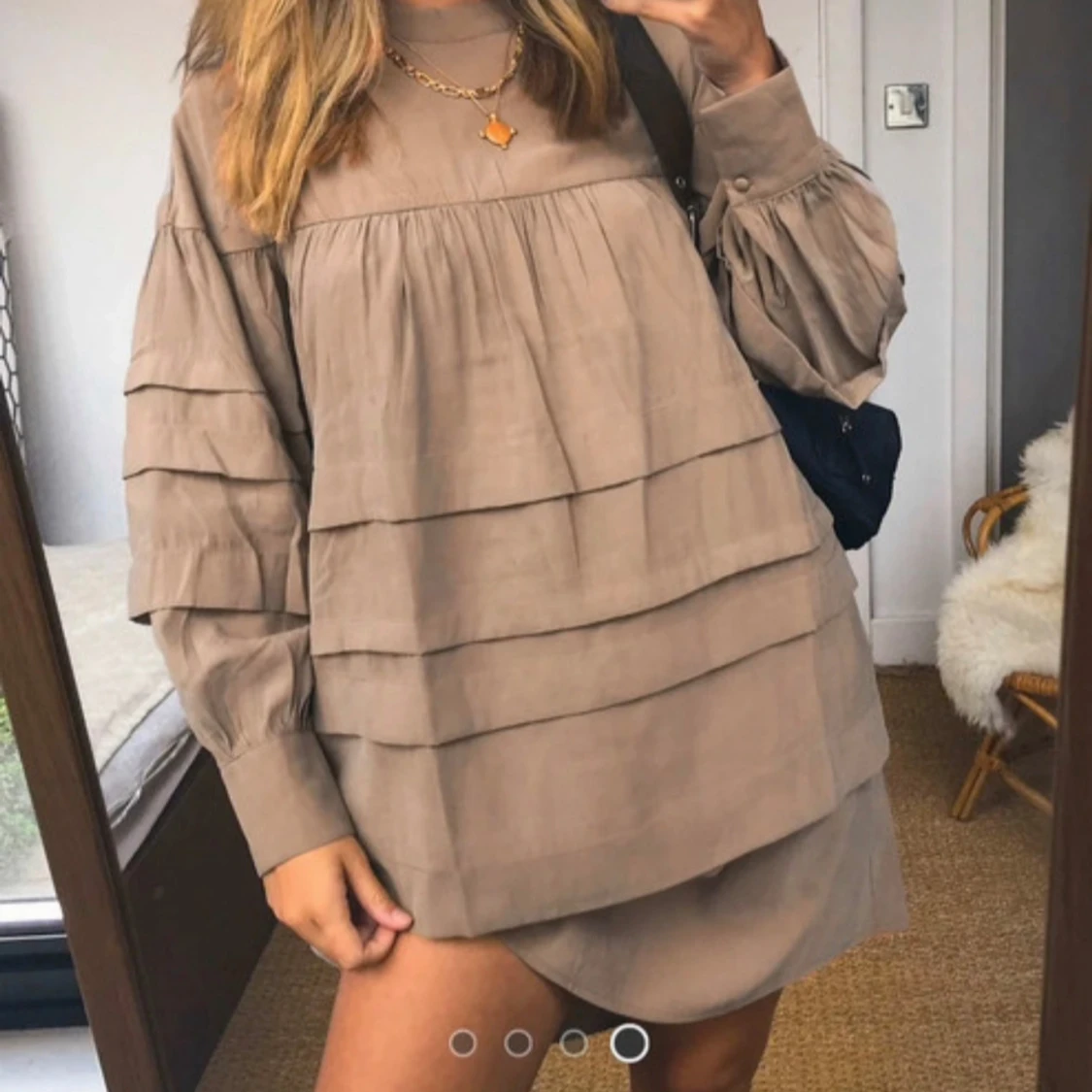 klänning i mocka imitation