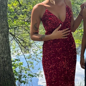 Balklänning  - Använd 1 gång, bra skick