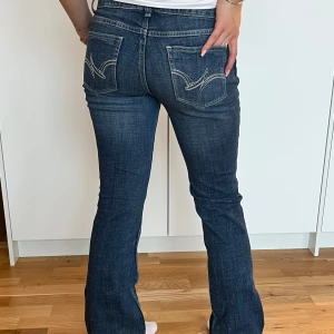 Low waist bootcut - Sjukt snygga jeans som är i min favoritfärg 💕