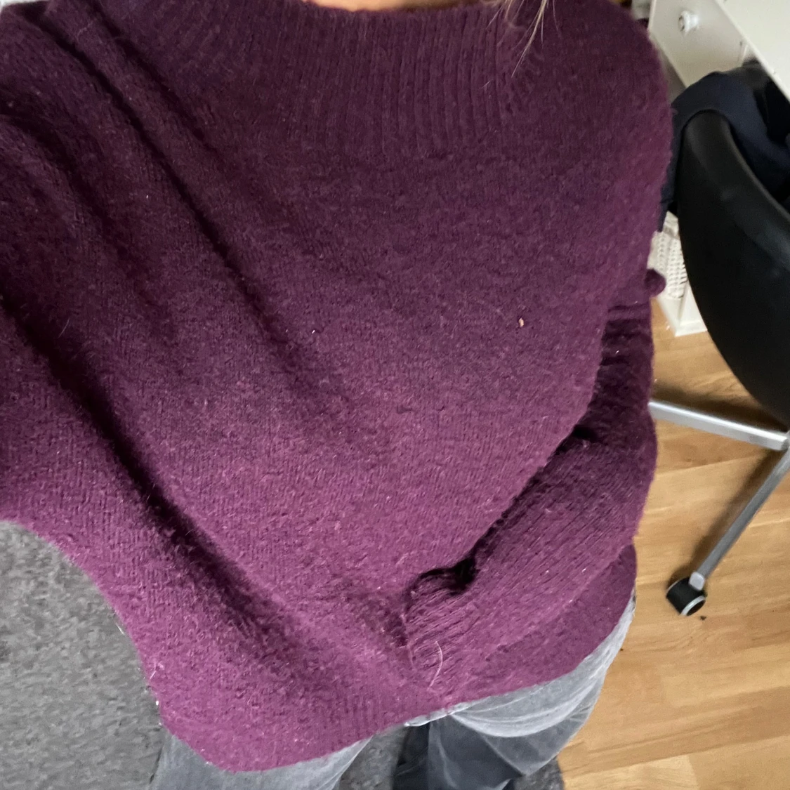 Mysig lila stickad tröja - 90