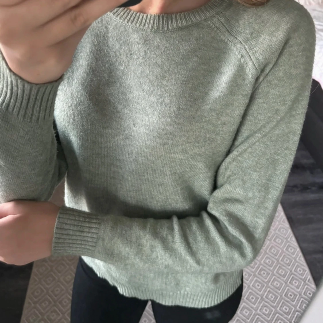 Grön stickad tröja - 92