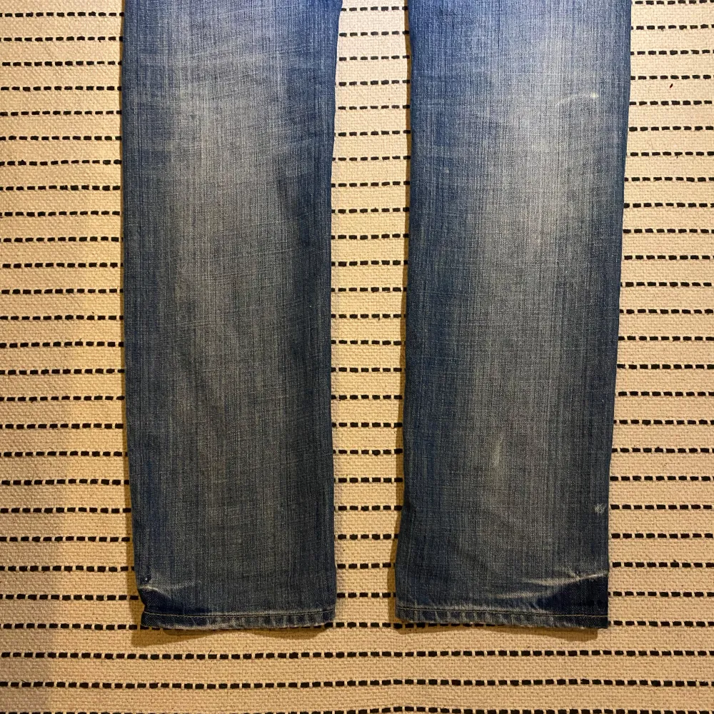 Asfeta Crocker jeans! Sjuk tvätt på dem ett bra alternativ för tex dondup eller acne. Midja 41 cm. Innerbenslängd 83 cm. För fler funderingar hör gärna av er!. Jeans & Byxor.