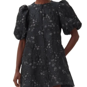 Söker - Söker denna klänning från Ganni i strl. XS-M.