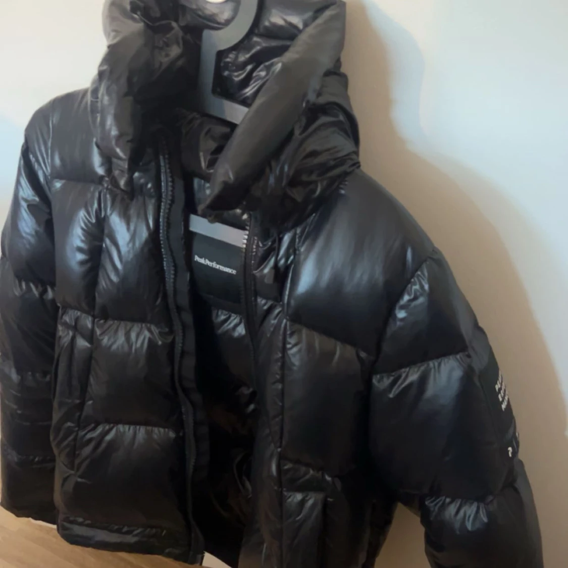 Svart pufferjacka från Peak Performance - 91