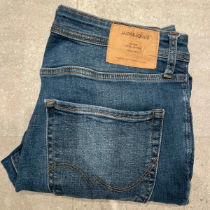 Jack & jones jeans - Säljer mina jeans flr de ibte kommer till andvändning. Använt 5 gånger. Skick 9/10
