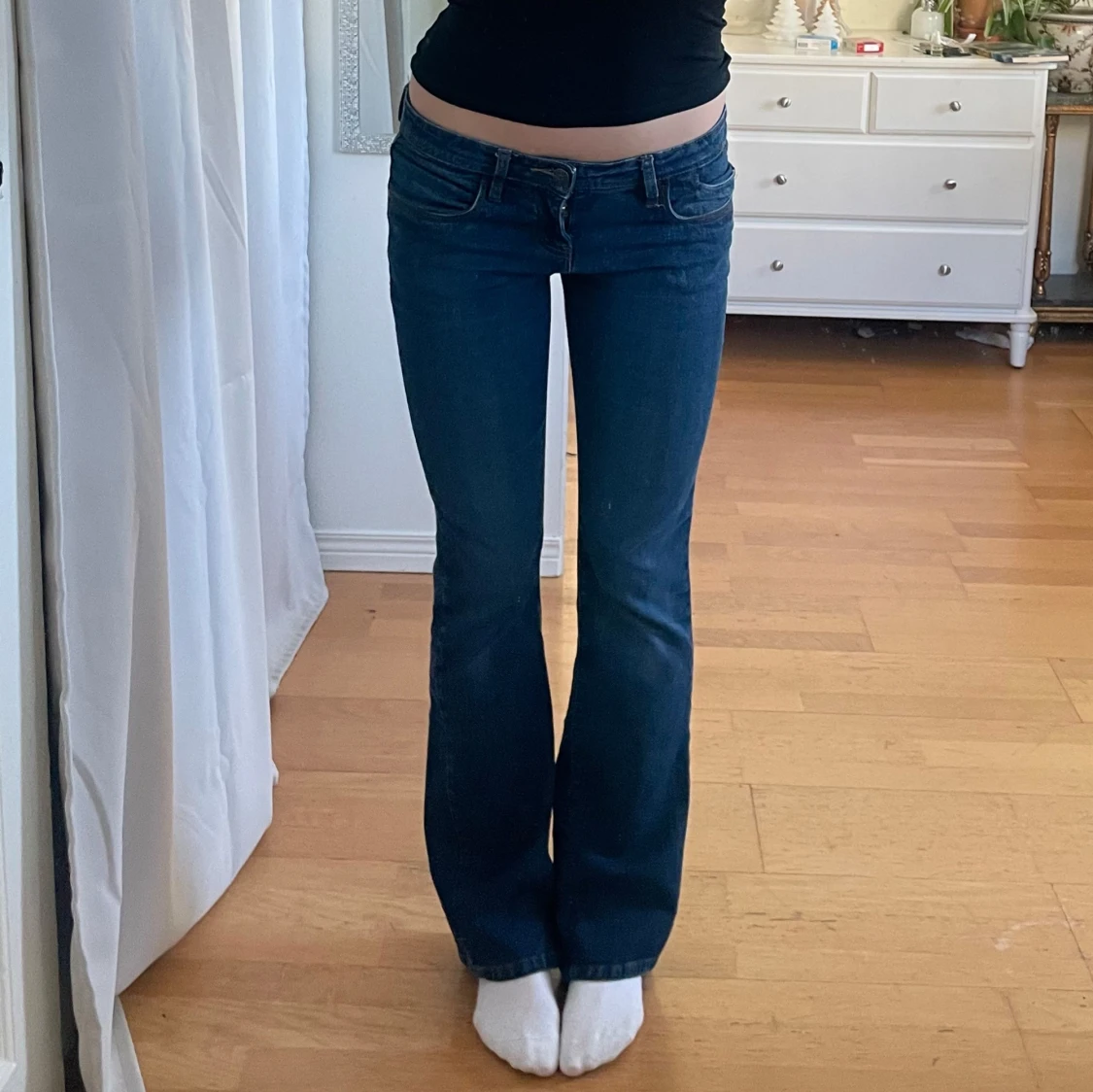 lågmidjade jeans