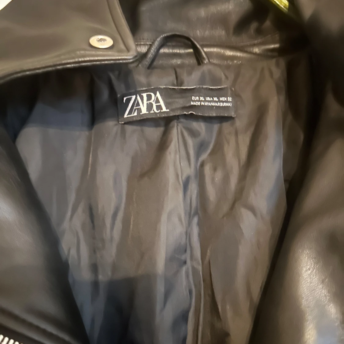 Svart skinnjacka från Zara - 92