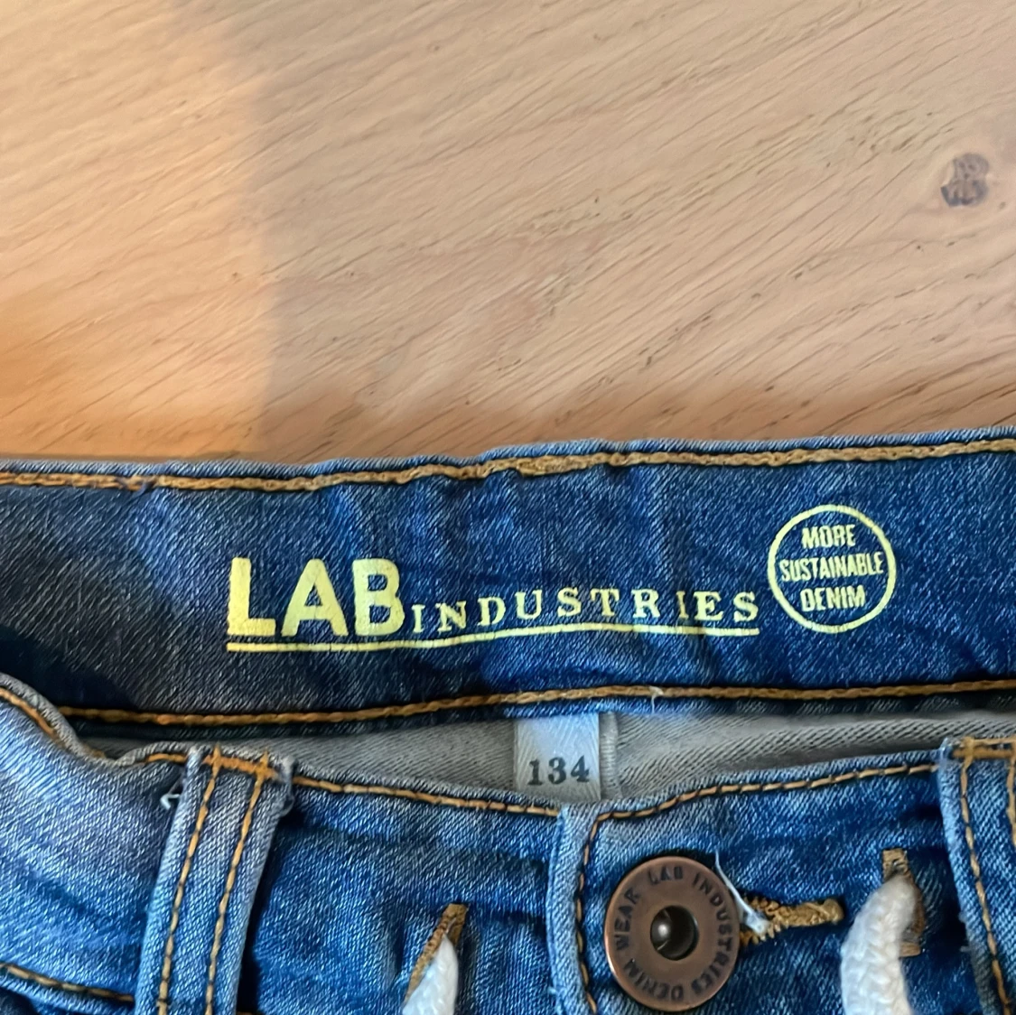 Blå jeansshorts från LAB Industries - 92