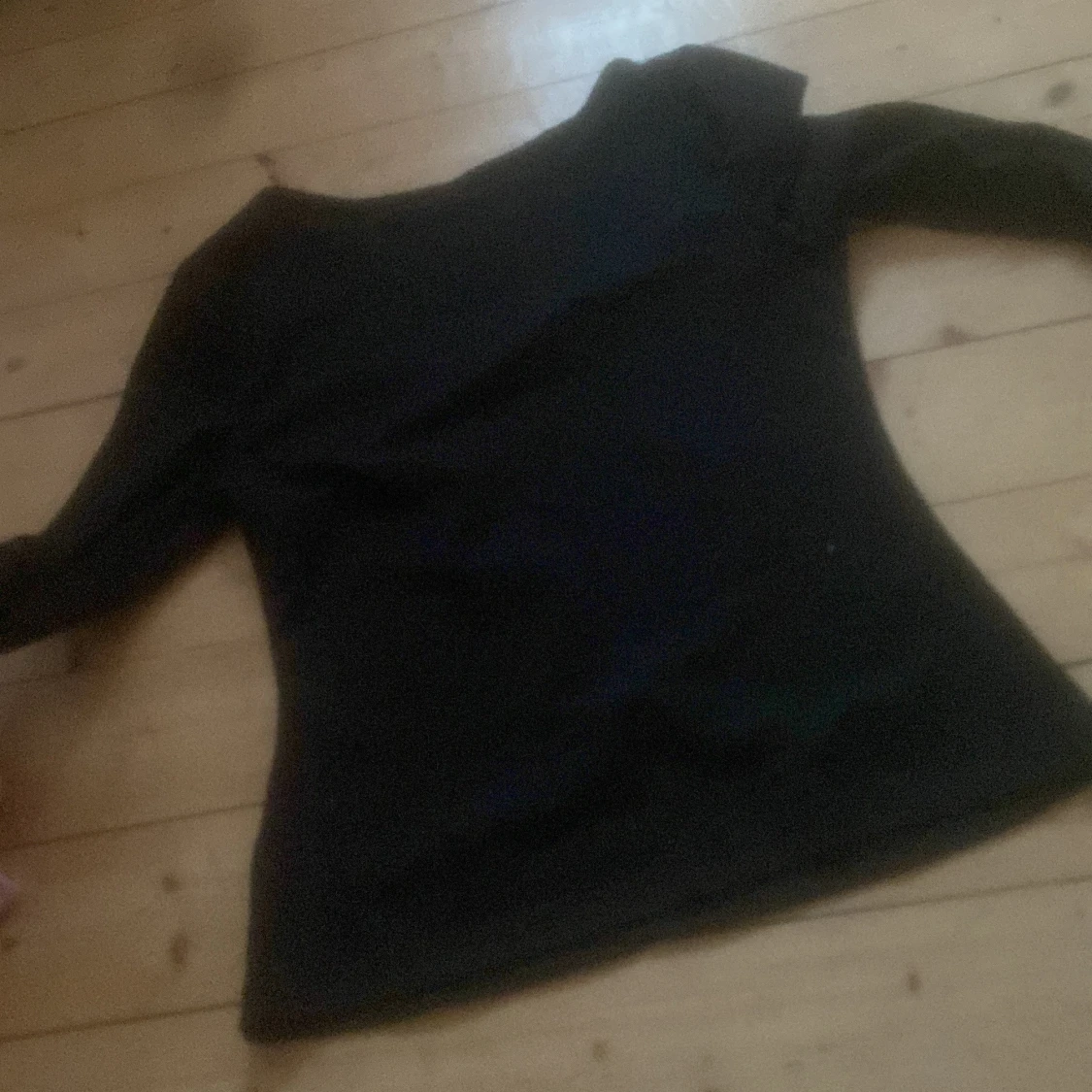 Svart offshoulder tröja - 90