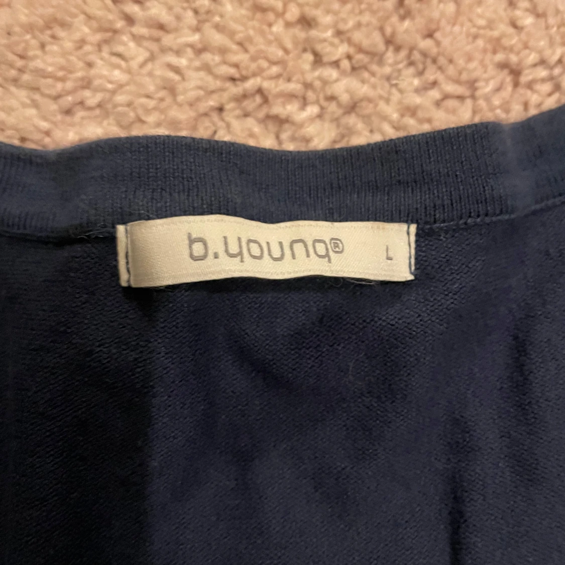 Mörkblå tröja från b.young - 92