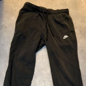 Nike sweatpans mjukisbyxor - Storlek S