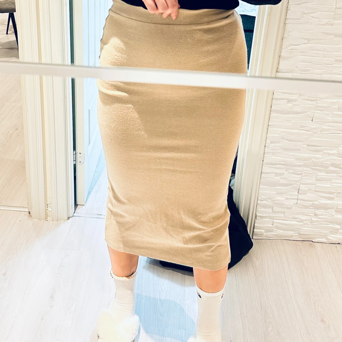 Beige kjol med slits - 91