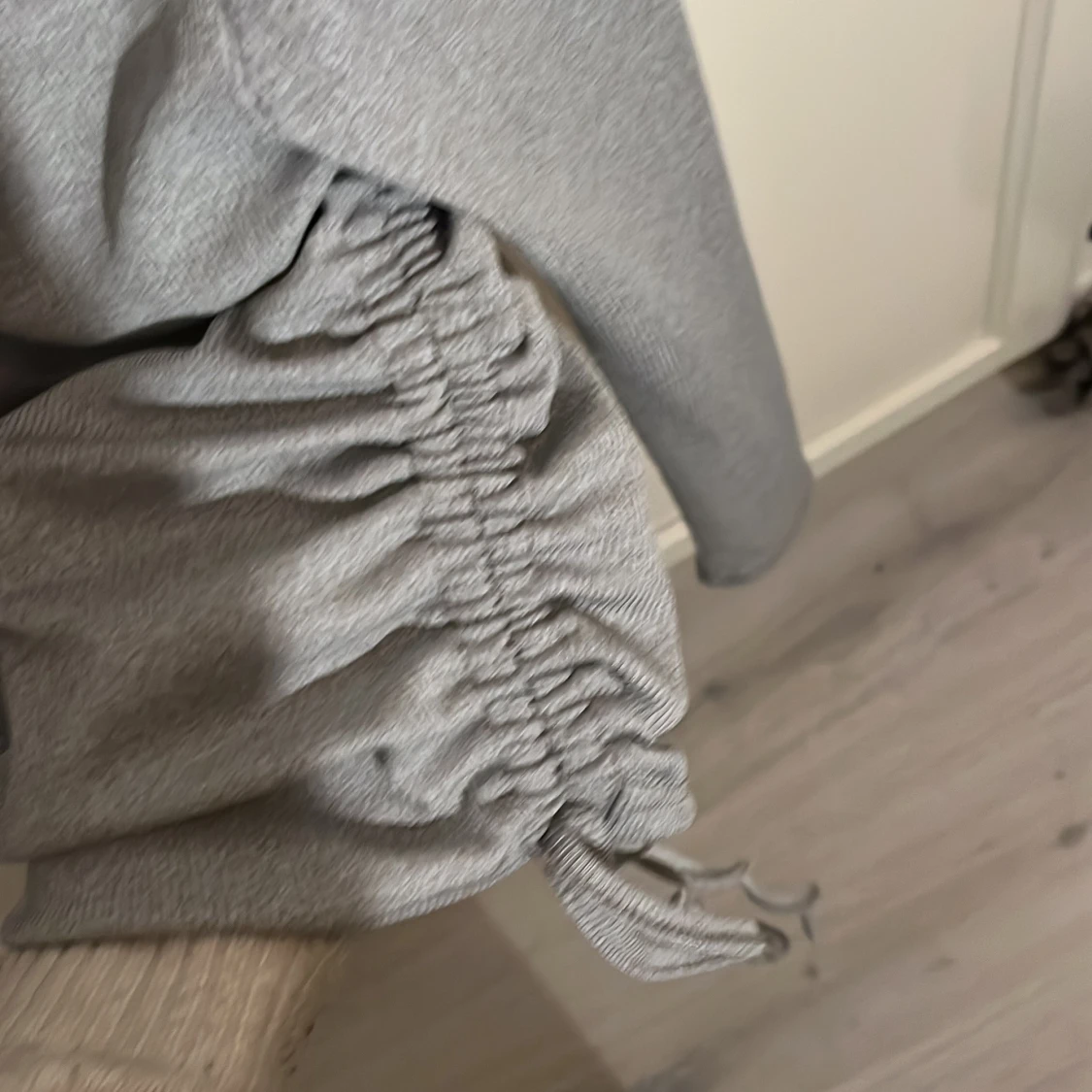 Grå långärmad topp  - 91