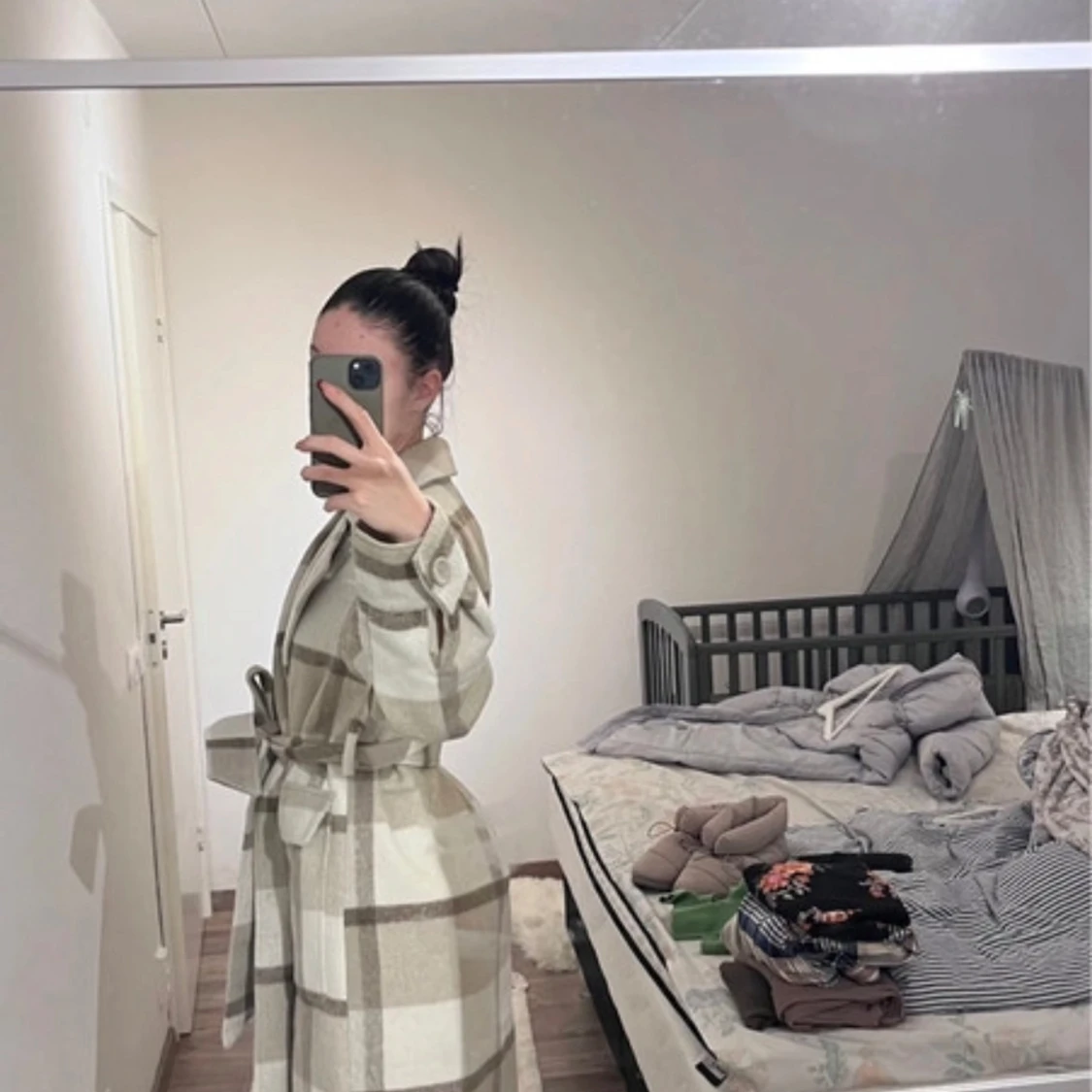 Rutig kappa från NA-KD - 90