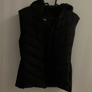 Zara väst - Supersnygg väst som ny skick. 