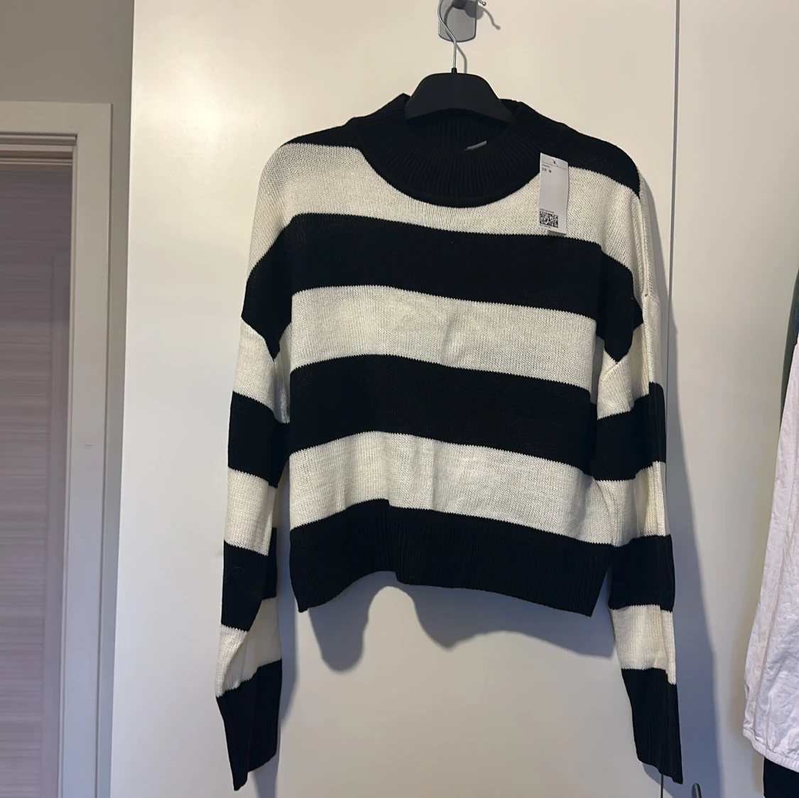 Svart och vit randig tröja från h&m 