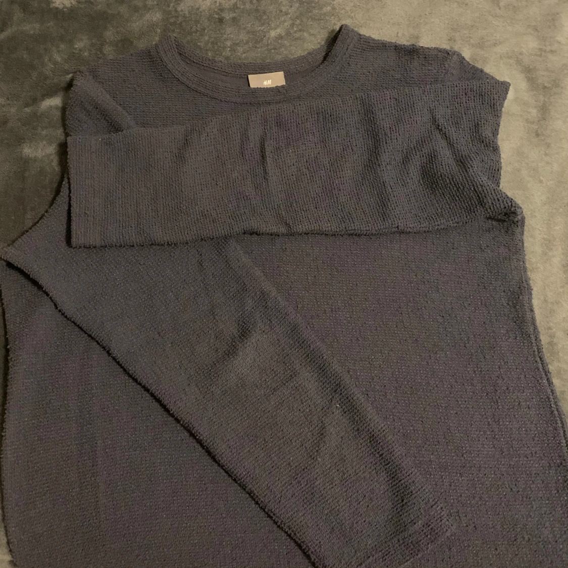 Mörkblå stickad tröja från H&M - 90