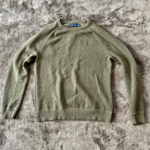 Ralph lauren tröja - Säljer fet Ralph Lauren tröja i storlek S. väldigt bra skick och självklart äkta. Skriv om ni har frågor:)