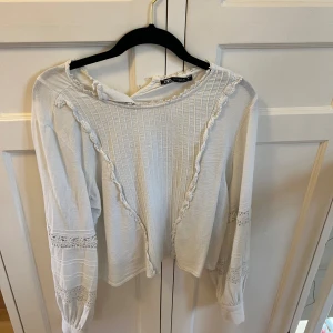 Zara blus - Fin blus från Zara som passar perfekt på sommaren eller på middagar💗