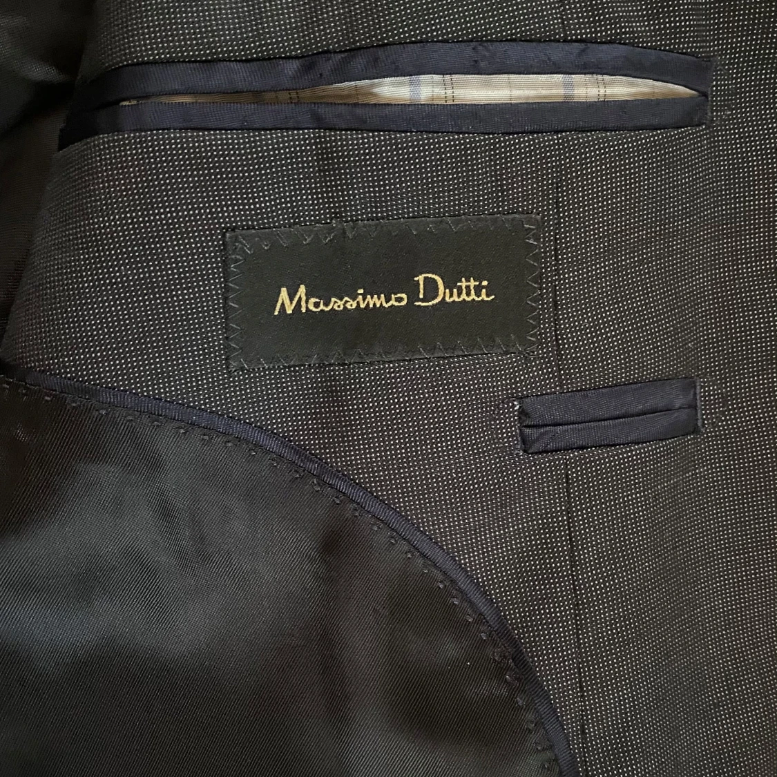 Mörkgrå kavaj från Massimo Dutti - 91