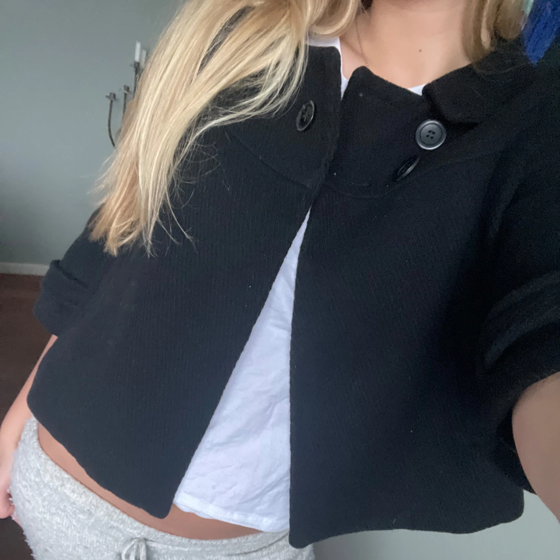 Trekvartsärmad svart kappa  - 92