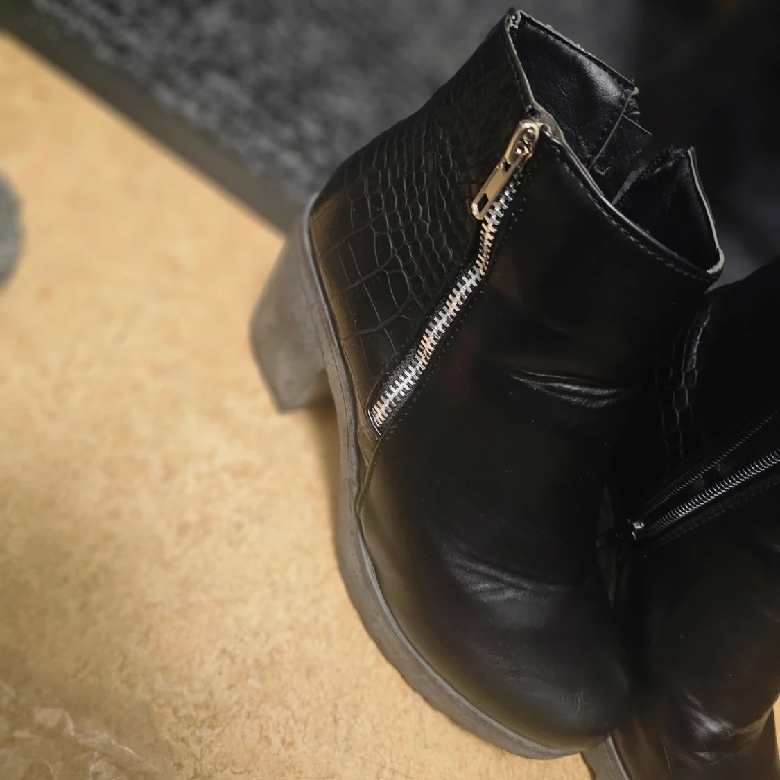 Svarta boots med dragkedja - 91