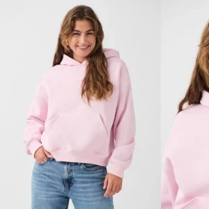 Hoddie gina - Ja säljer min rosa hoddie ifrån gina i strlk xs då den aldrig kommit till använding skriv gärna om d några frågor❤️
