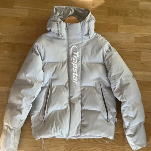 Trapstar vinter jacka  - Köpt för 3500kr, bra skick