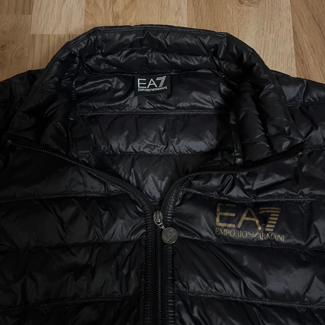Svart quiltad jacka från Emporio Armani - 92
