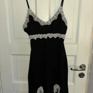 Klänning - Bra skick  Aldrig använd