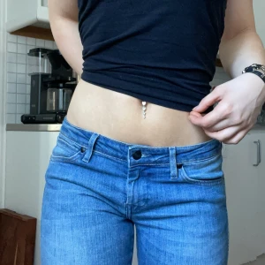 Jeans - Lågmidjade jeans ifrån wrangler i väldigt bra skick🩷🩷