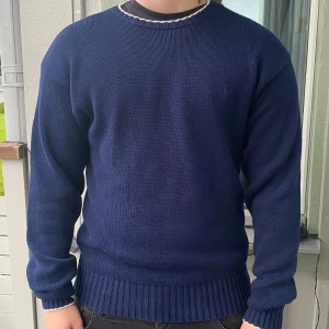 Ralph Lauren tröja - Stickad Ralph Lauren tröja i fint skick Storlek L