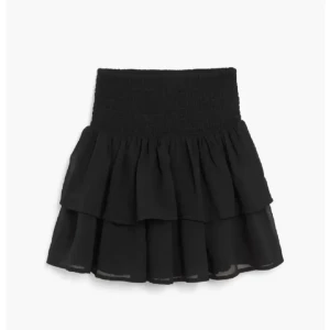 Volangkjol - Superfin svart volangkjol! Köpt på barnavdelningen men passar mig som brukar ha xs/s. Kan tänka mig gå ned i pris vid snabbt köp, kram💞