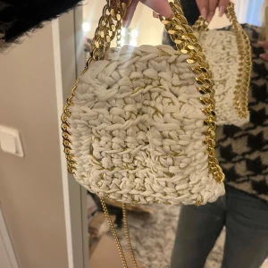 Stickad väska  - Så fin stickad väska aldrig använd