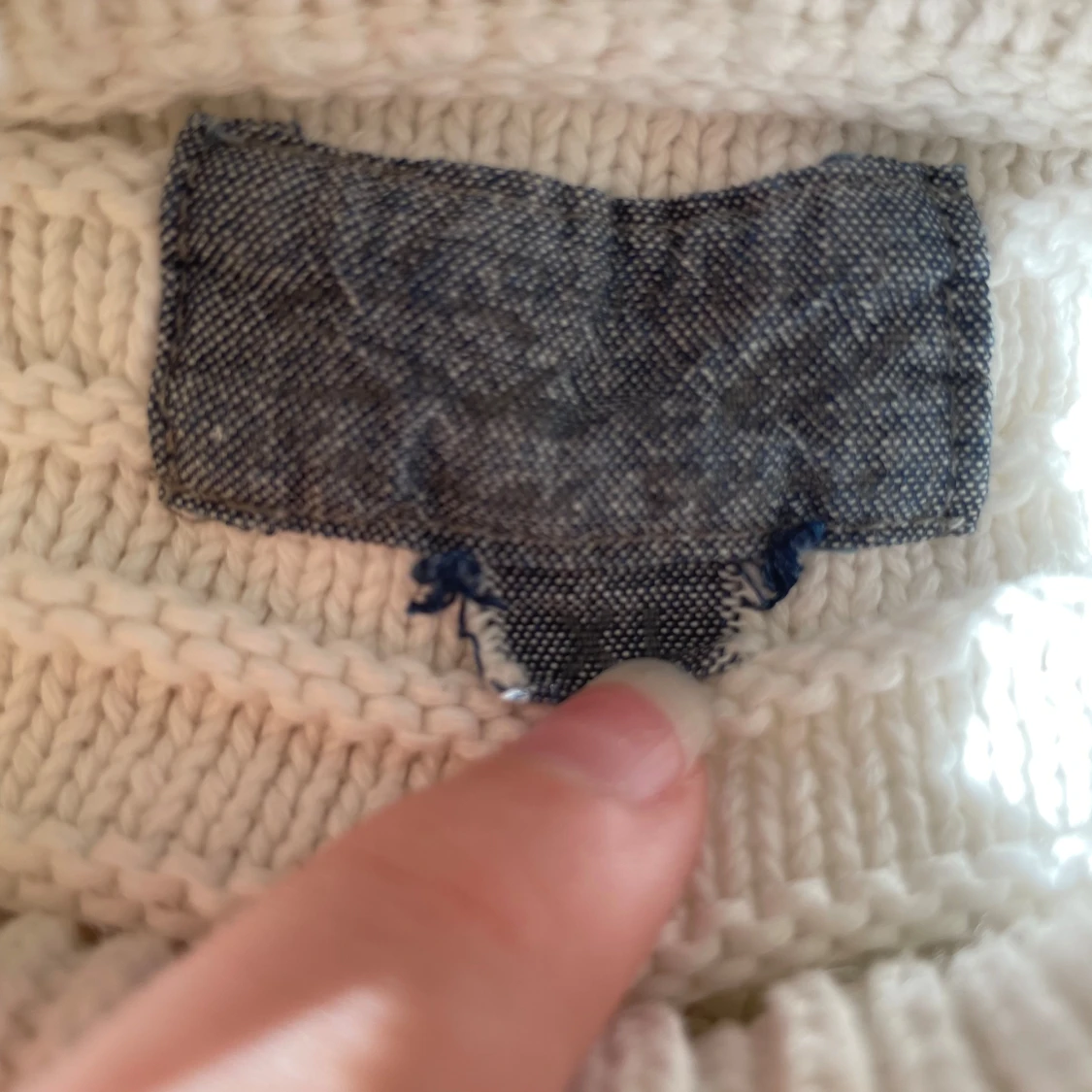 Vit stickad jacka med dragkedja - 92