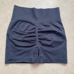Blåa träningsshorts - Använda en gång, supersköna!💕