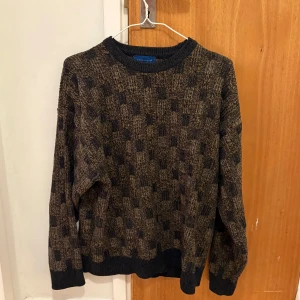 Vintage stickad tröja  - Säljer då den inte används 