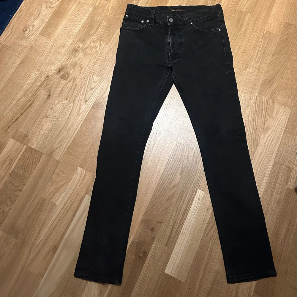 Ett par nudie jeans i super skick modell heter lean dean och sitter slim, ny pris ligger på 1600 vårt pris 599. Pris kan diskuteras, skriv om ni har fler frågor! 😁. Jeans & Byxor.