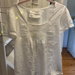 Odd molly blus - Säljer den här jättefina odd molly blusen jag köpte på vinted, men som inte passade.  Skriv för fler frågor!🤍