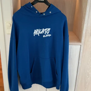 Arigato hoodie - Storlek M  Sällan använd, så i princip ny skick Använder ej längre  
