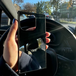 iPhone 15 pro skal  - Spegelskal till iphone 15. Använt en gång. Nypris 599. 