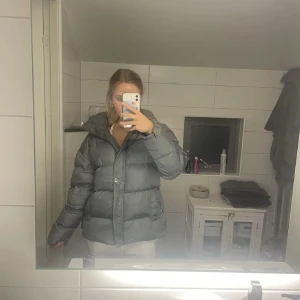 Varm snygg vinterjacka  - Stor i storleken