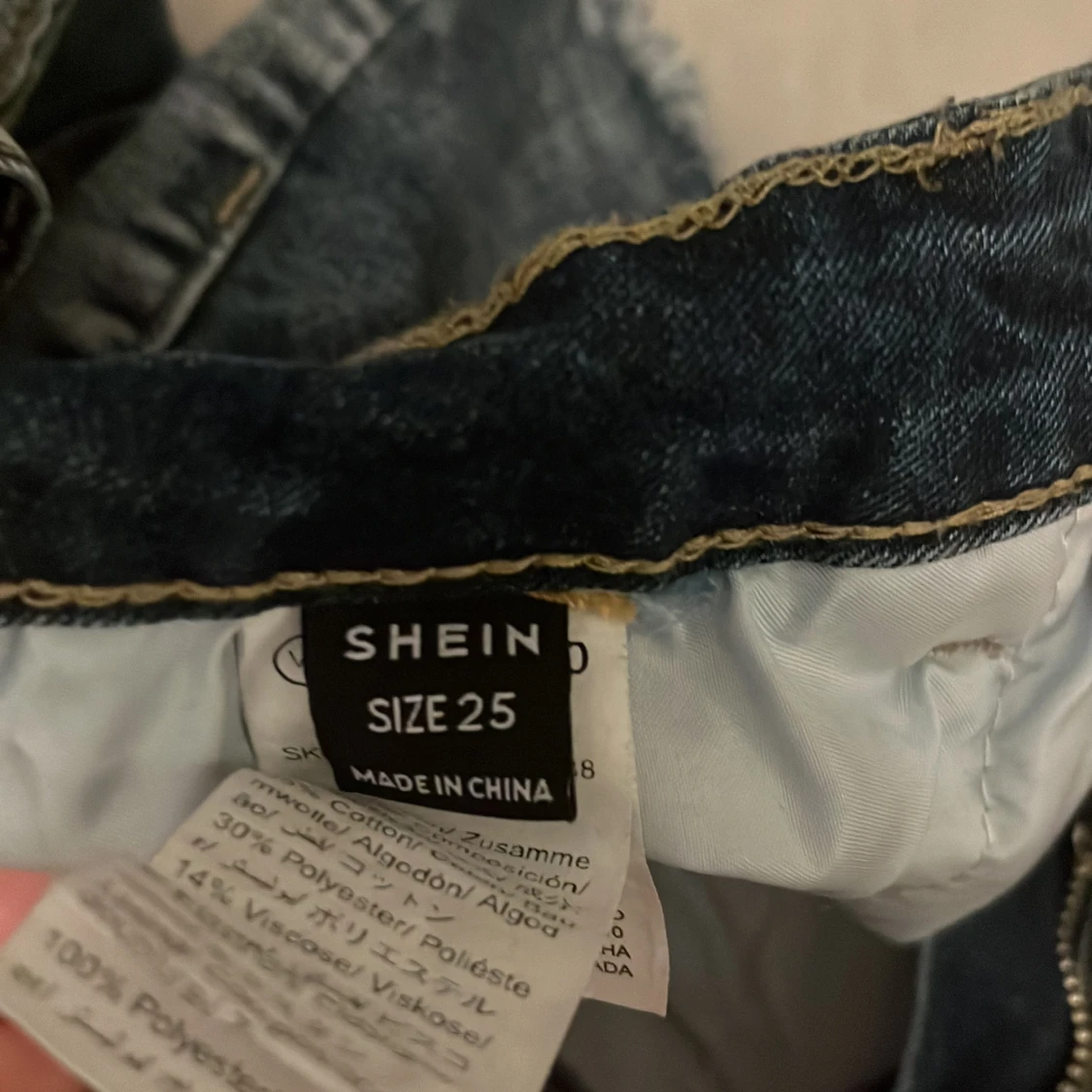 Jeansshorts med fransar från Shein - 2